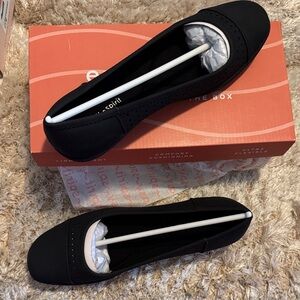 Easy Spirit Women's Black Flats